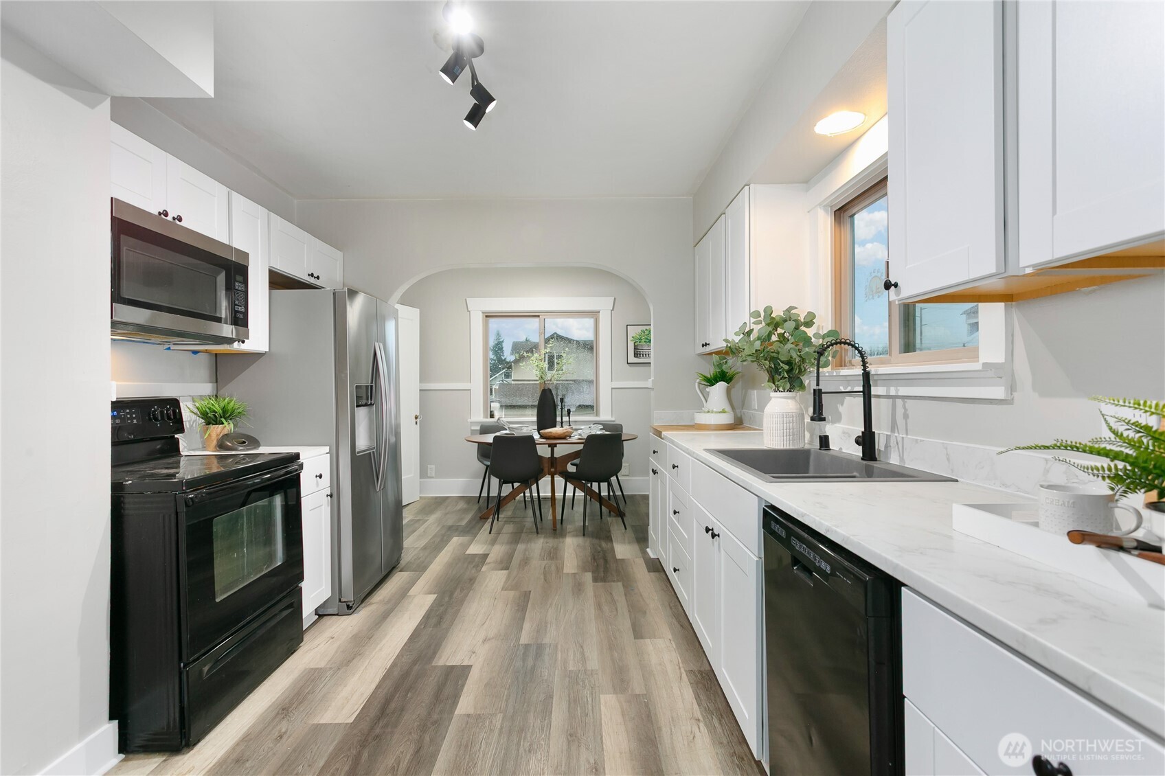 4822 S L Street , Tacoma, WA 98408