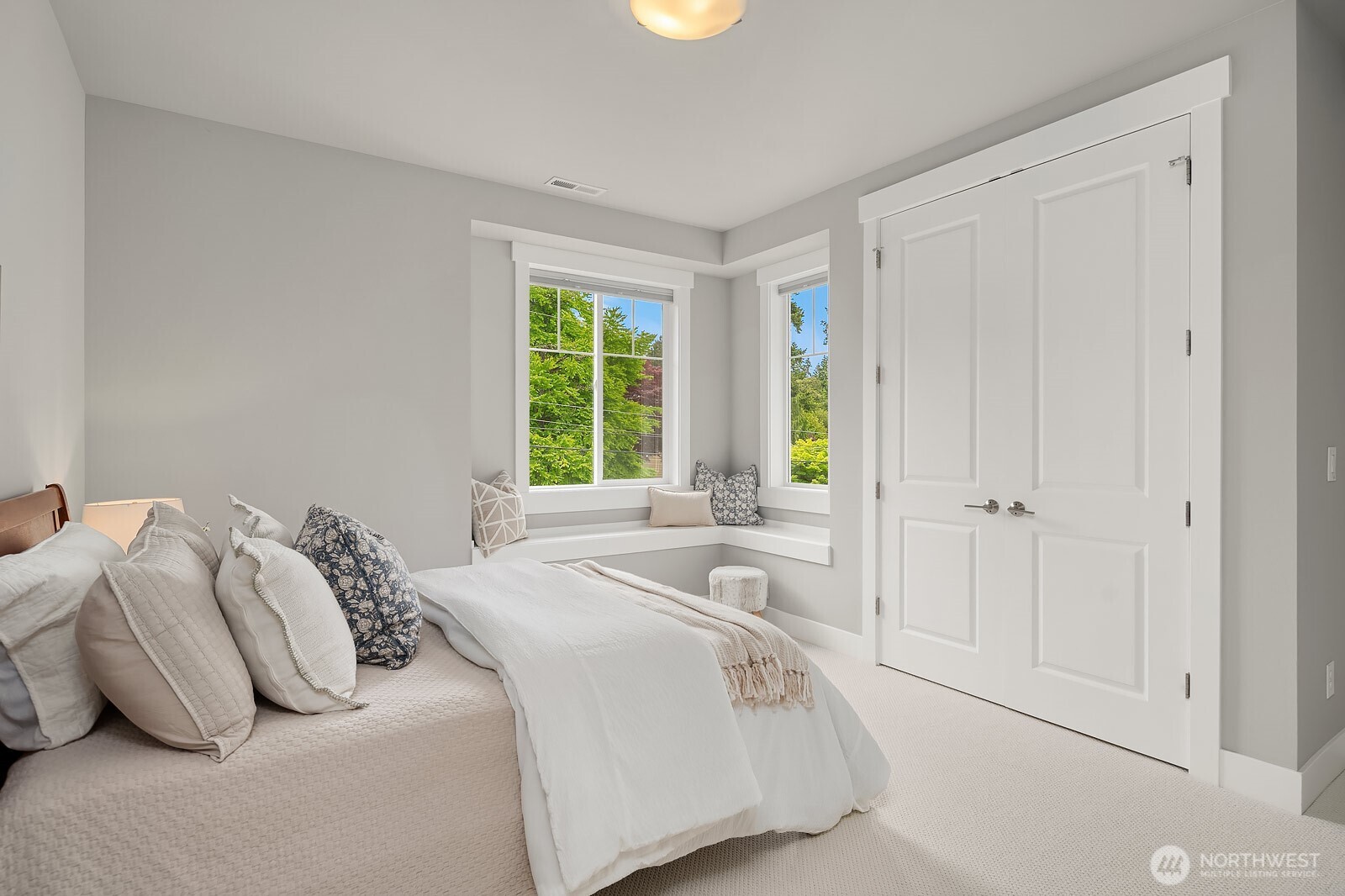 1646 106th Avenue SE, Bellevue, WA 98004