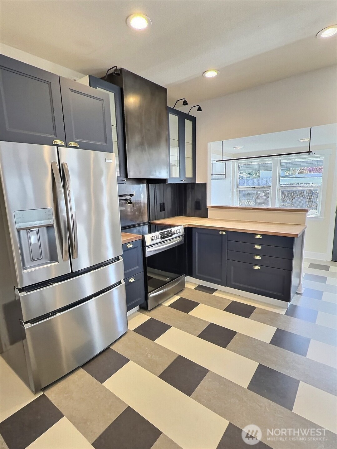 514 S 48 Street , Tacoma, WA 98408