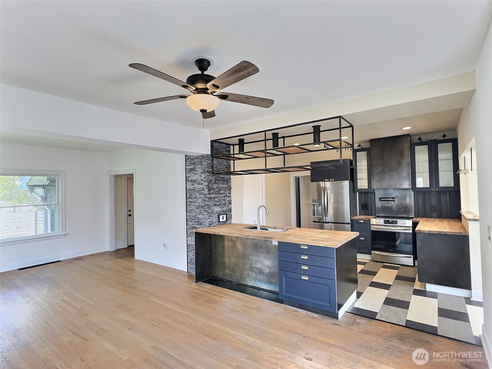 514 S 48 Street , Tacoma, WA 98408