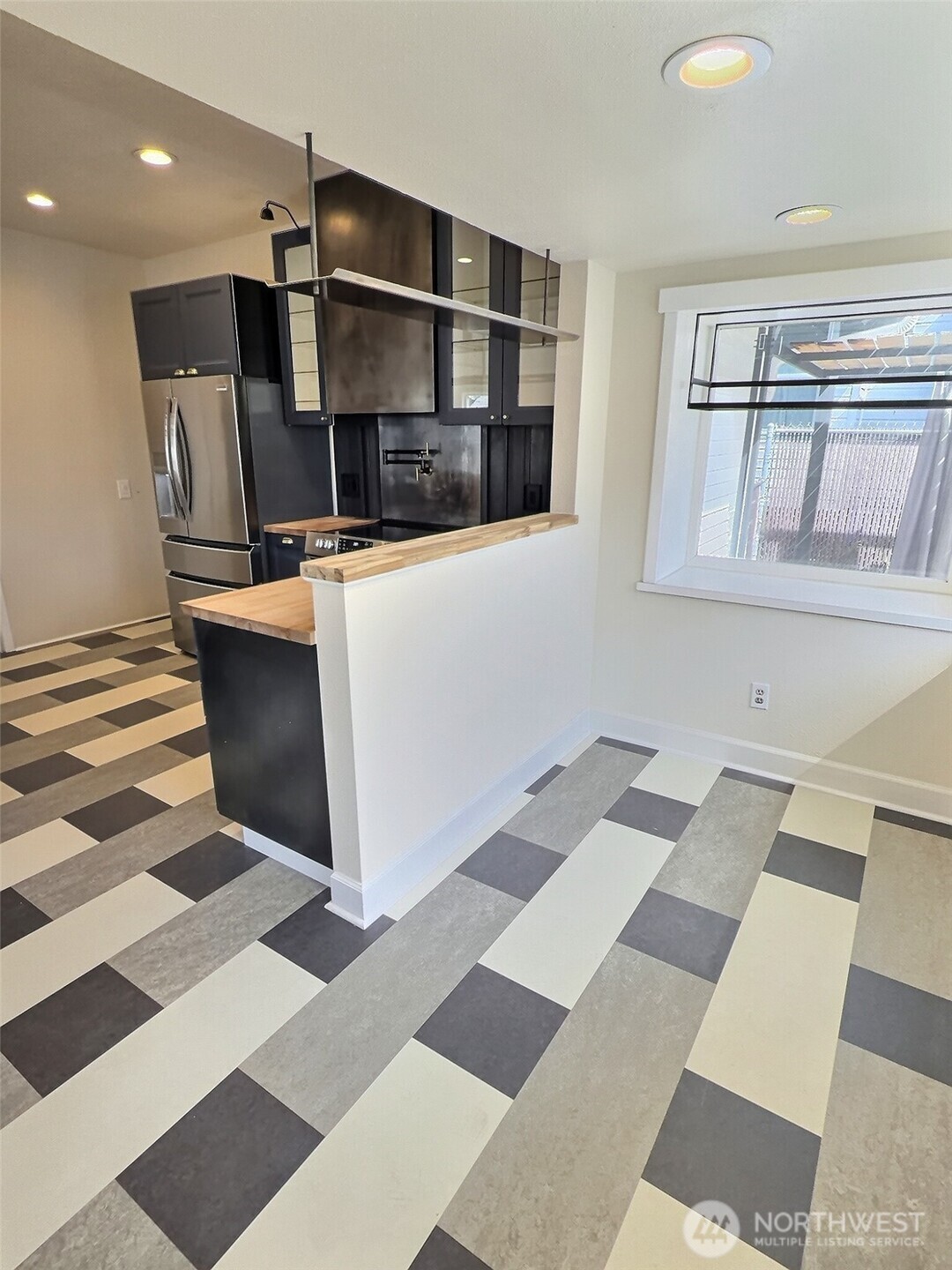 514 S 48 Street , Tacoma, WA 98408