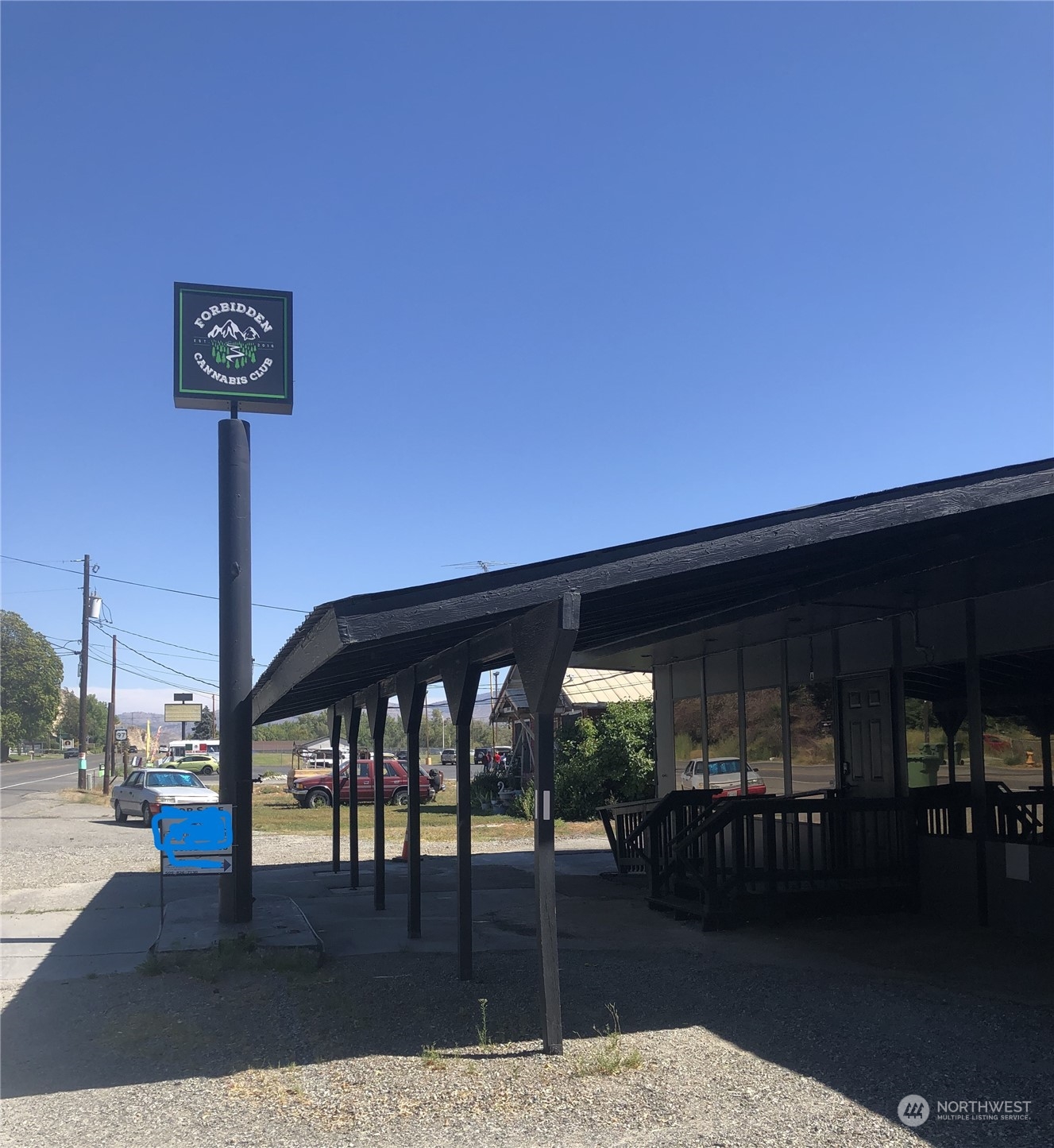 2358 A,B,C Elmway , Okanogan, WA 98840