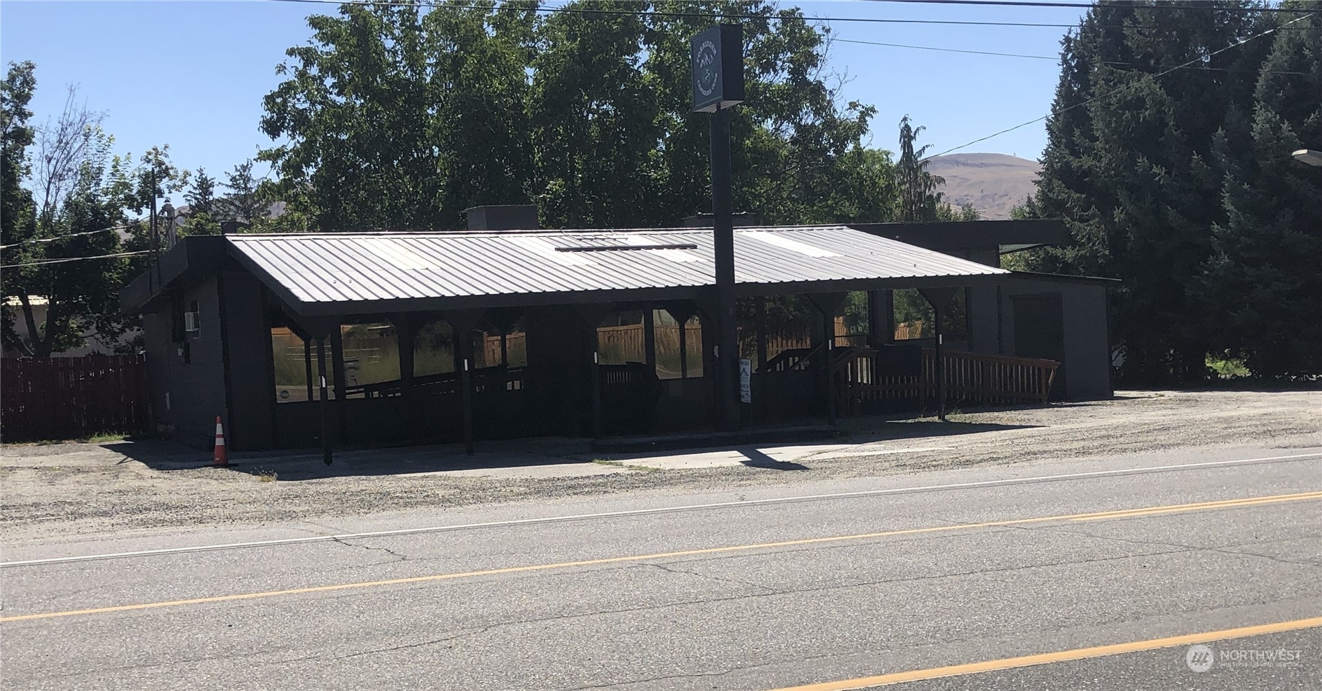 2358 A,B,C Elmway , Okanogan, WA 98840