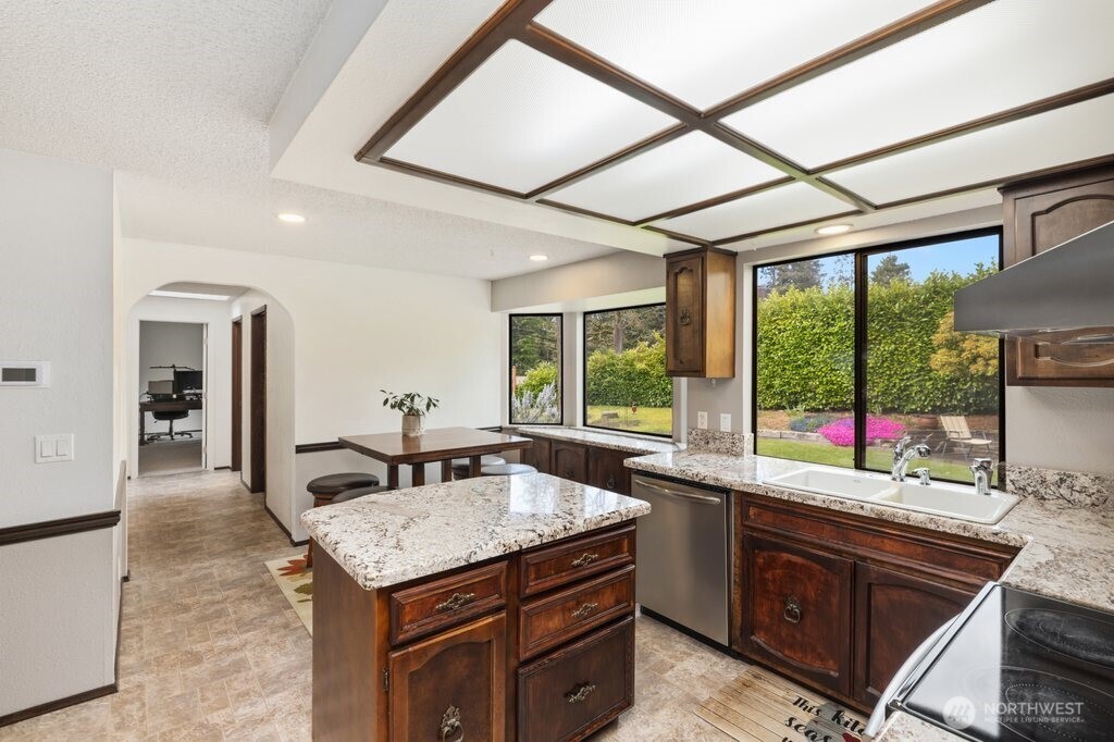 6423 76th Street Ct W, Lakewood, WA 98499