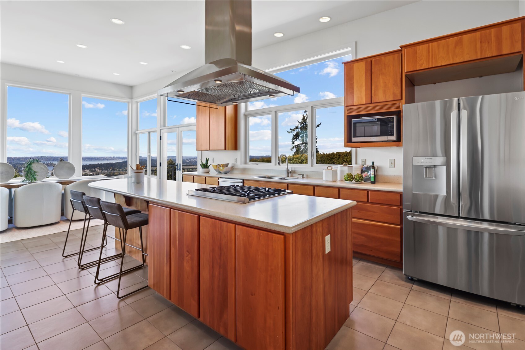 4640 Somerset Place SE, Bellevue, WA 98006