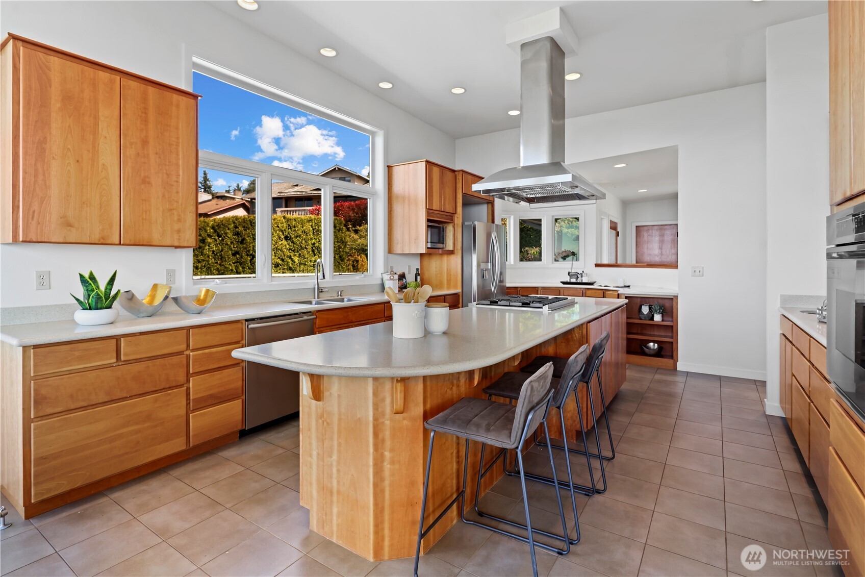 4640 Somerset Place SE, Bellevue, WA 98006