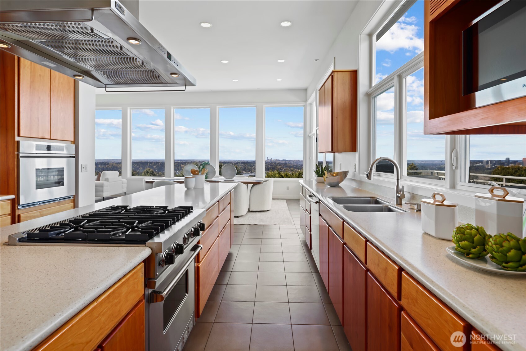 4640 Somerset Place SE, Bellevue, WA 98006