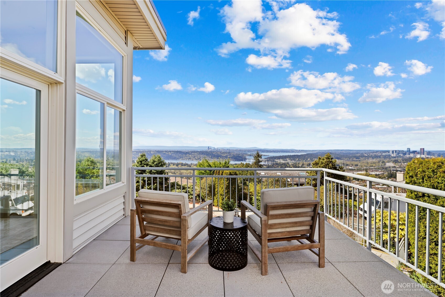 4640 Somerset Place SE, Bellevue, WA 98006