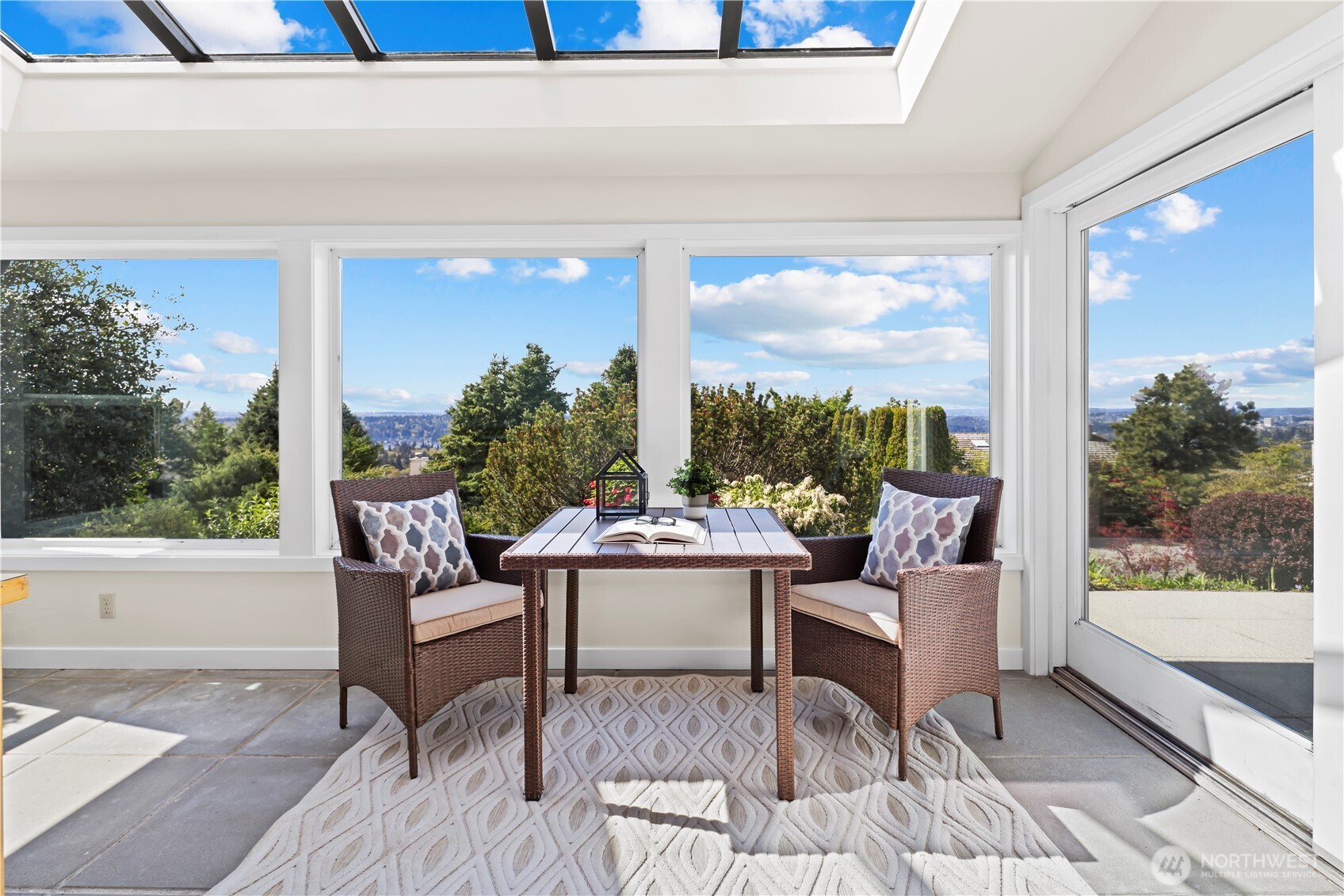 4640 Somerset Place SE, Bellevue, WA 98006
