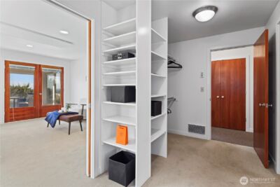 4640 Somerset Place SE, Bellevue, WA 98006 - Photo 22