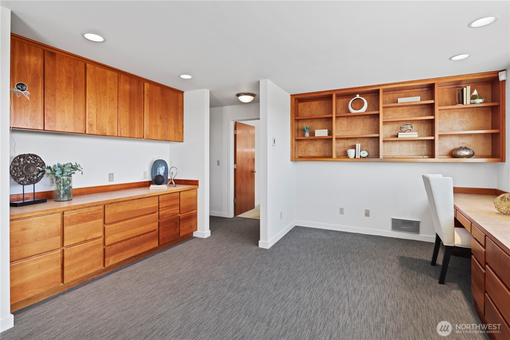 4640 Somerset Place SE, Bellevue, WA 98006
