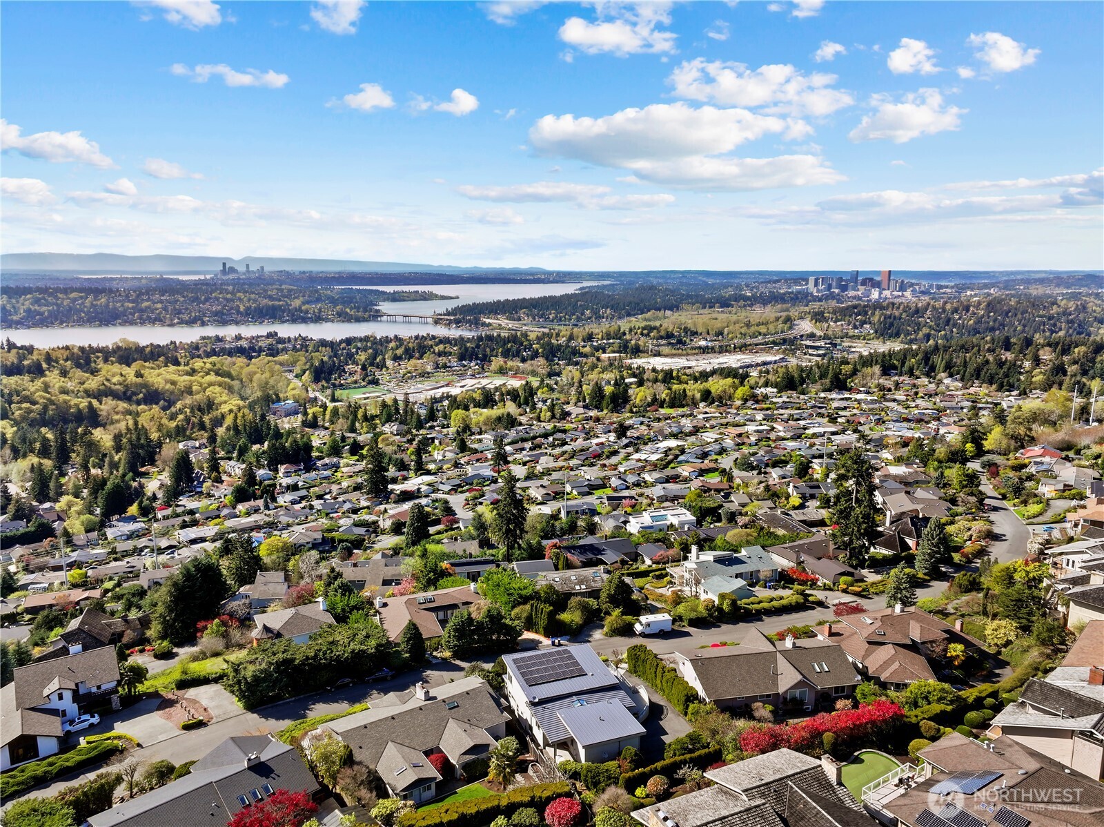4640 Somerset Place SE, Bellevue, WA 98006