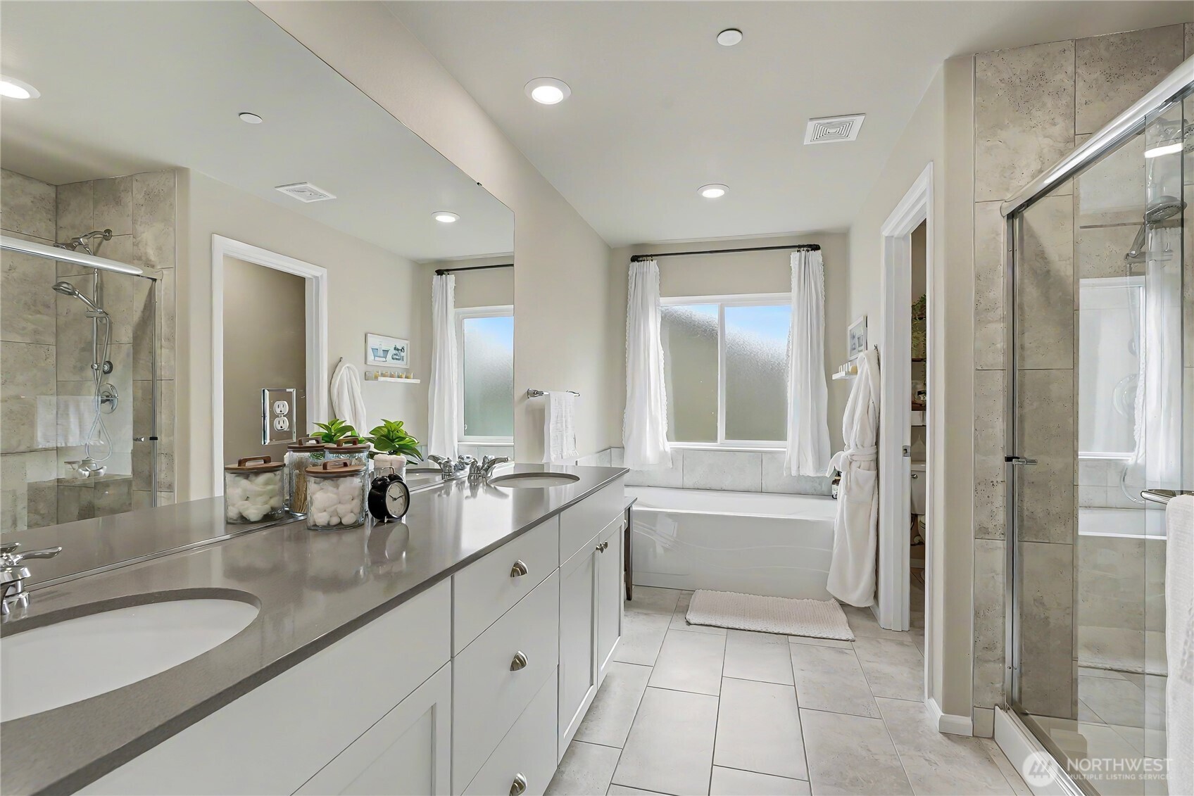 1230 Baker Heights Loop , Bremerton, WA 98312