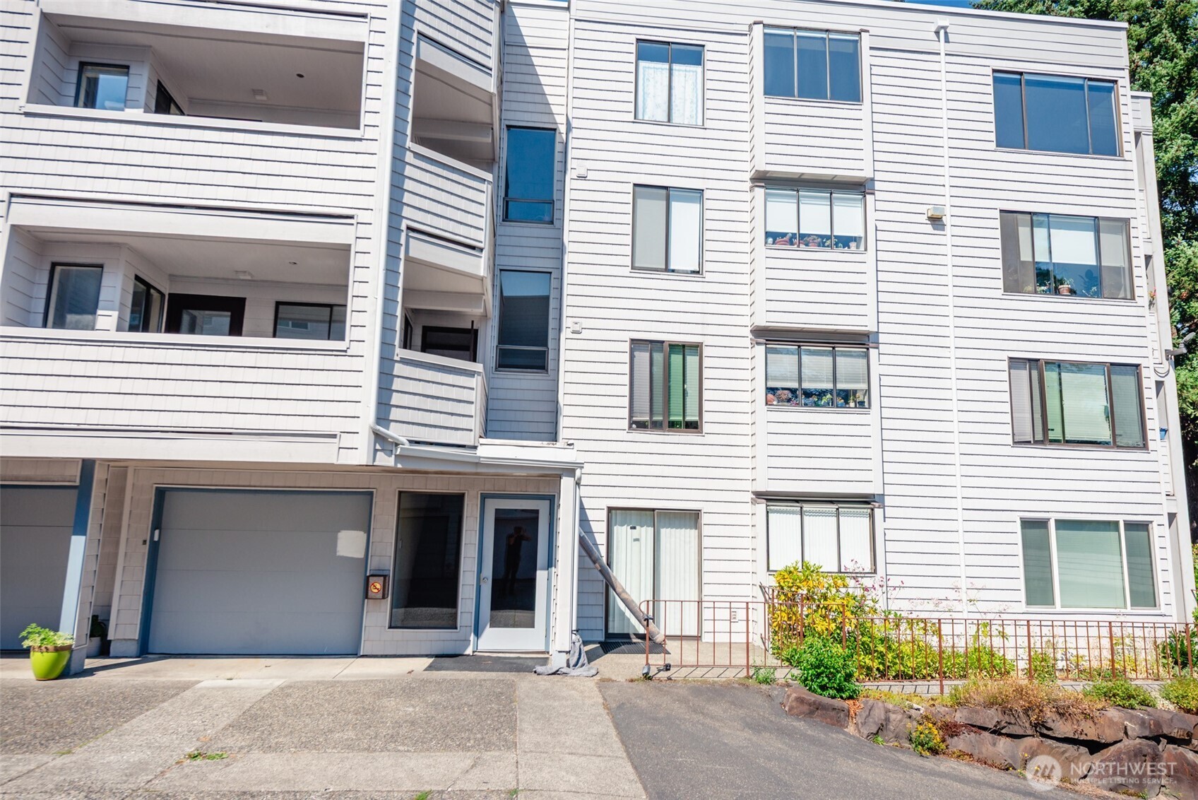 17417 Ashworth Avenue N #303, Shoreline, WA 98133-5463