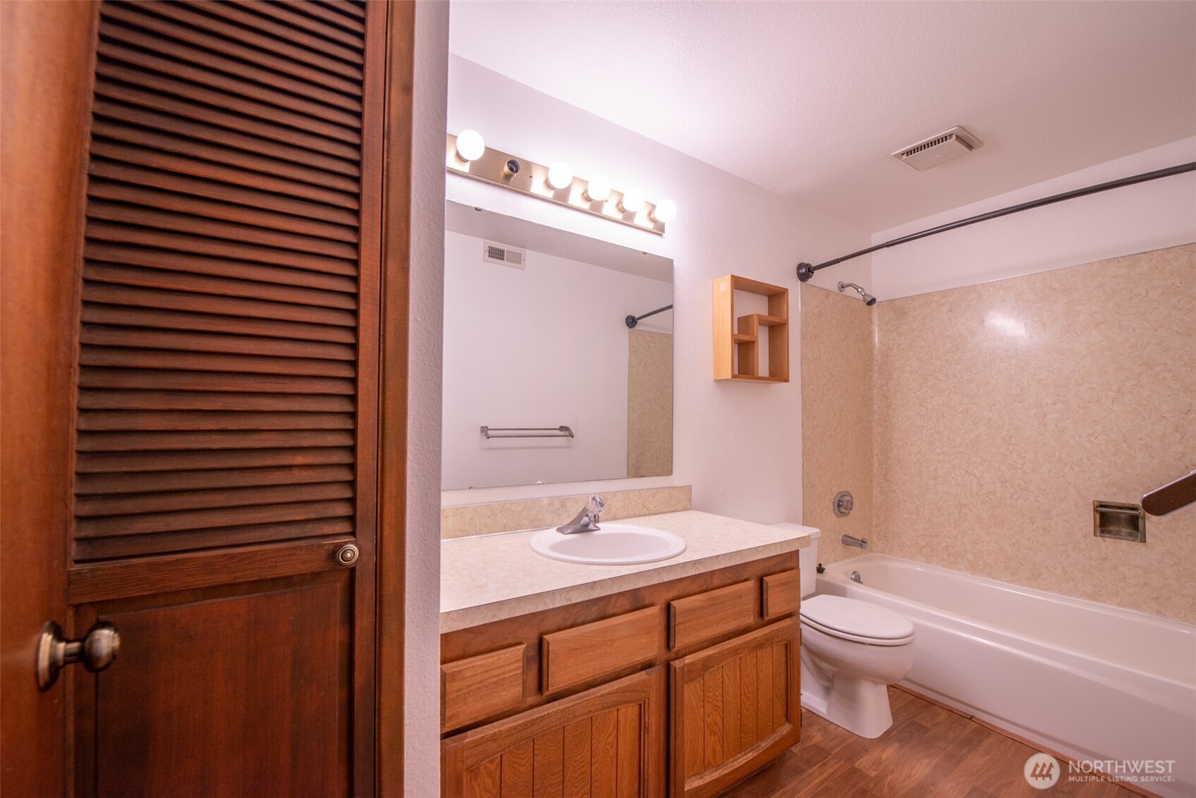 17417 Ashworth Avenue N #303, Shoreline, WA 98133-5463