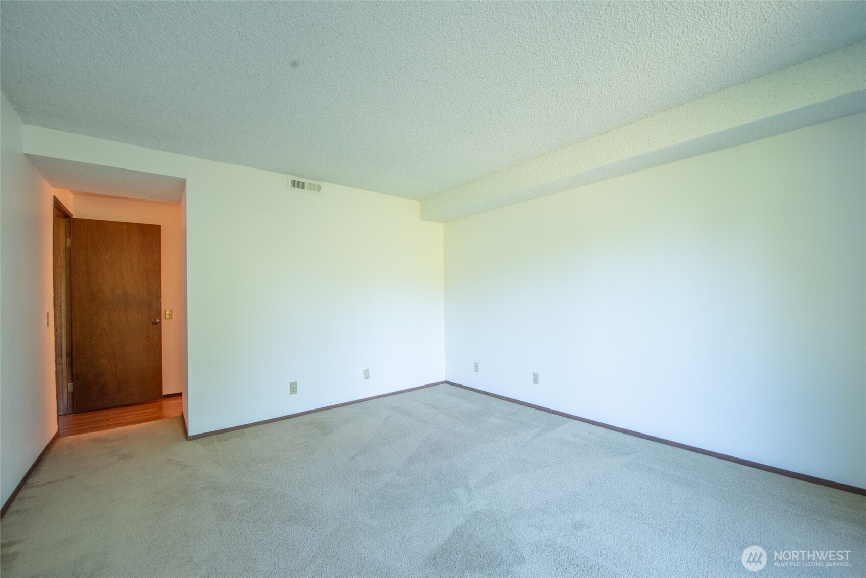 17417 Ashworth Avenue N #303, Shoreline, WA 98133-5463