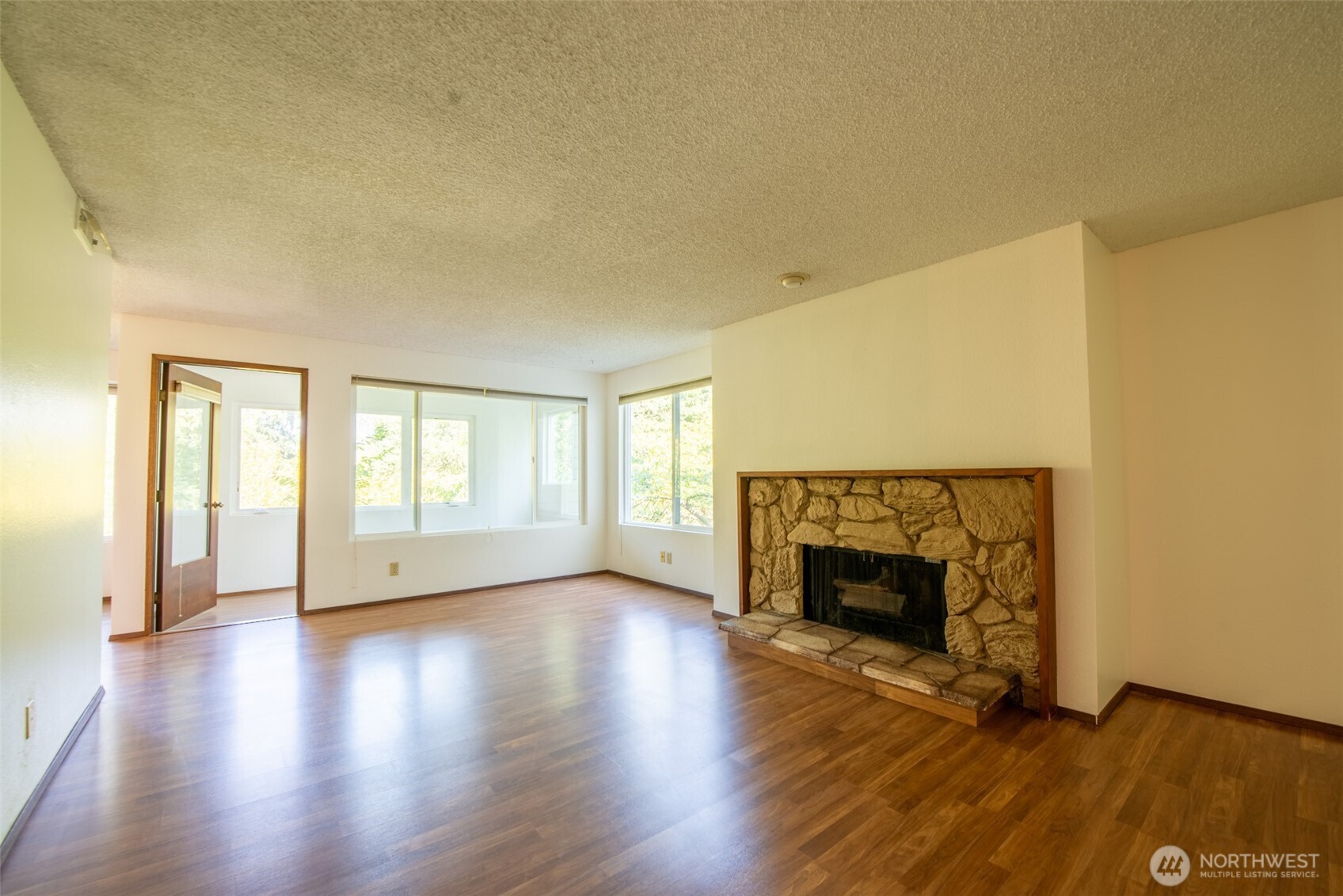17417 Ashworth Avenue N #303, Shoreline, WA 98133-5463