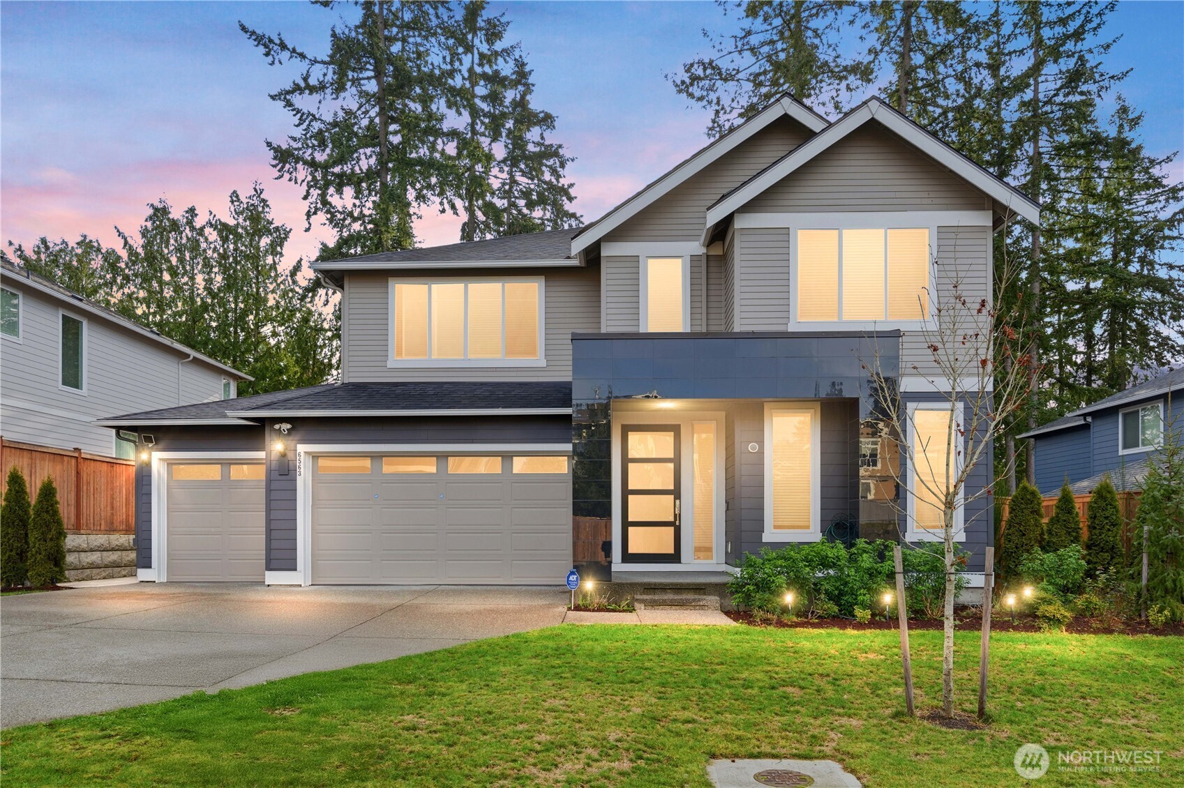 6563 SE 8th Place , Renton, WA 98059
