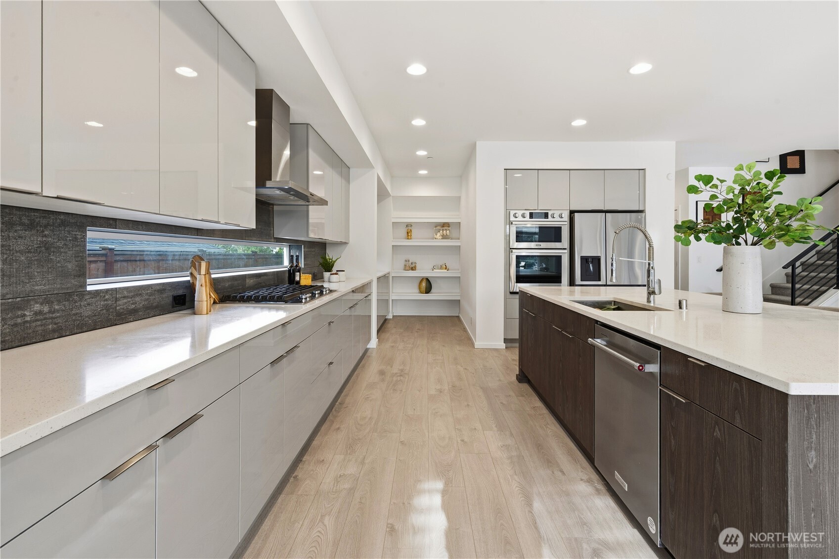6563 SE 8th Place , Renton, WA 98059