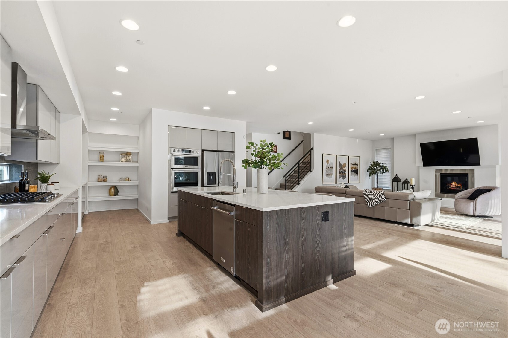 6563 SE 8th Place , Renton, WA 98059