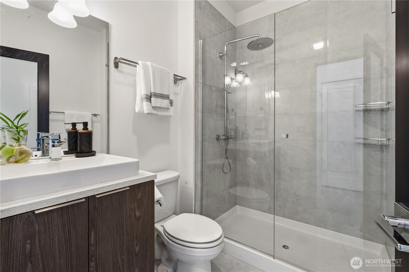 6563 SE 8th Place , Renton, WA 98059