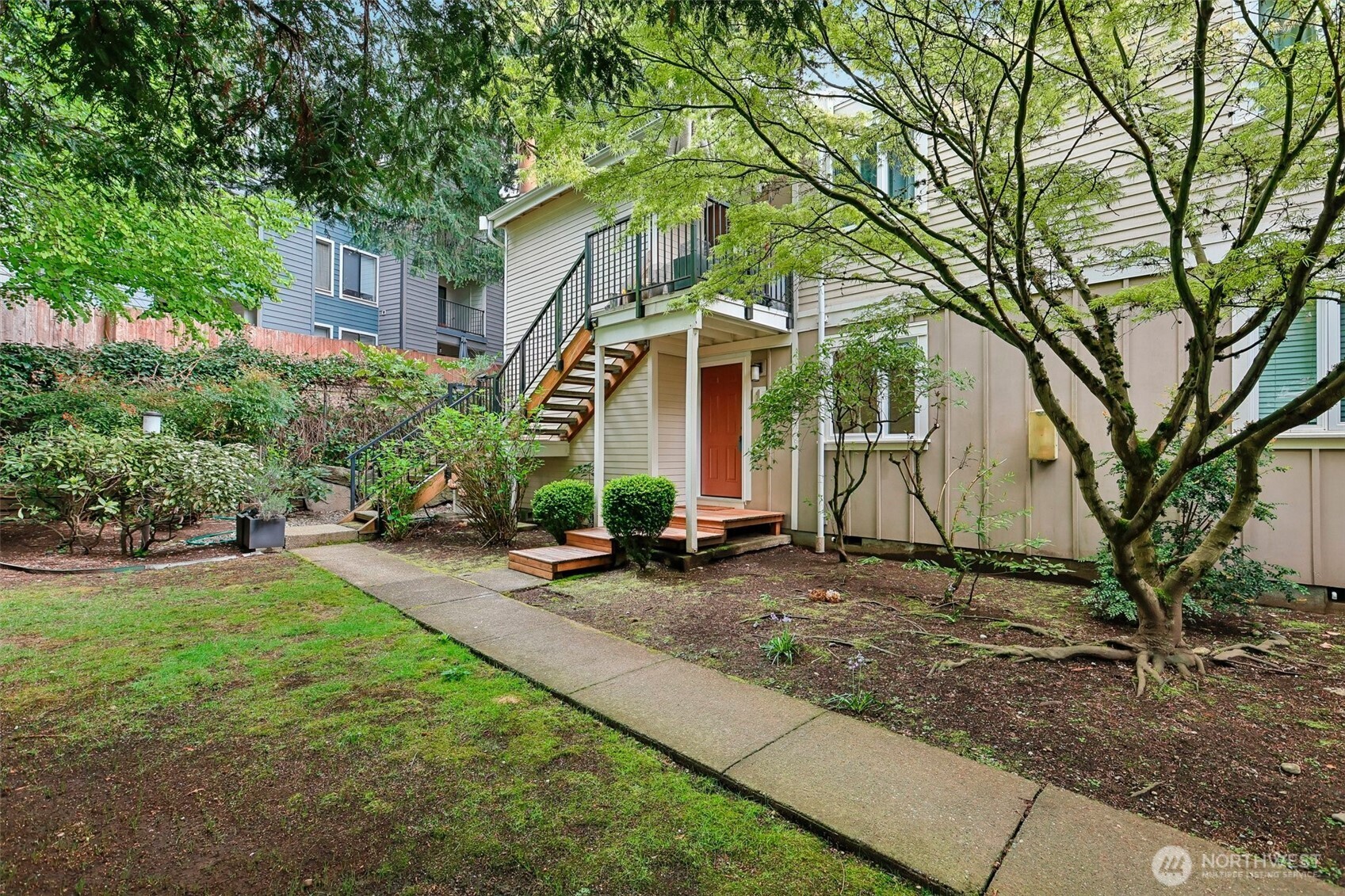 12720 NE 120th Street #I-1, Kirkland, WA 98034