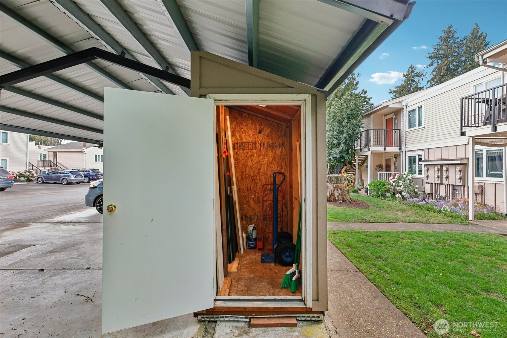 12720 NE 120th Street #I-1, Kirkland, WA 98034