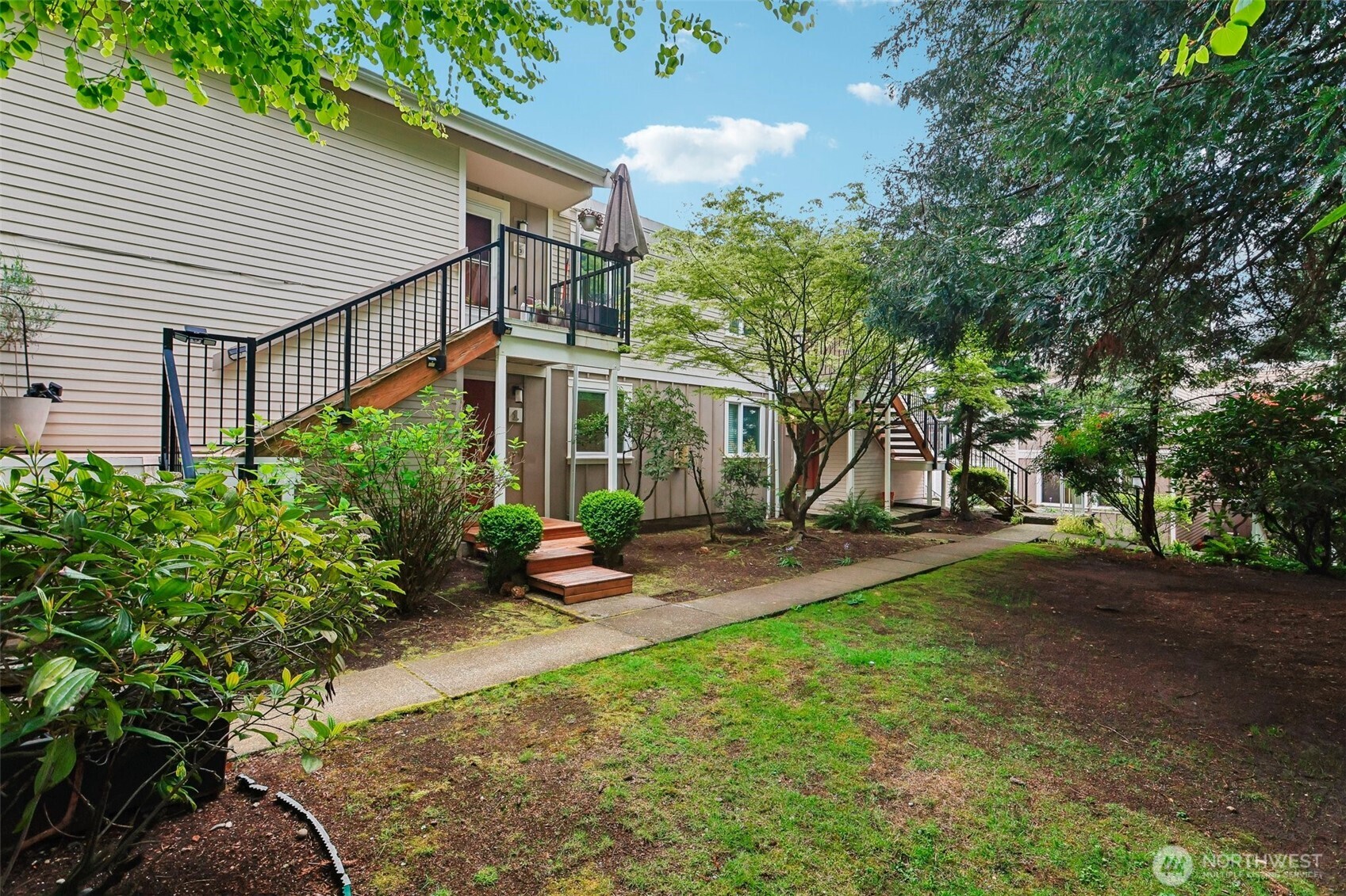 12720 NE 120th Street #I-1, Kirkland, WA 98034