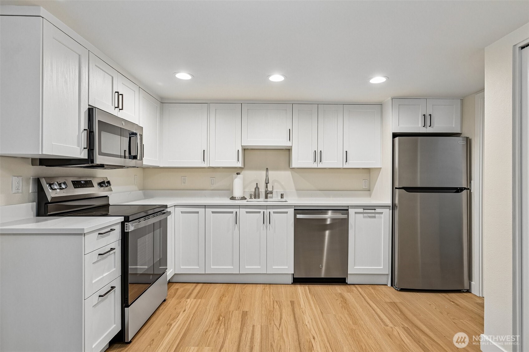 12720 NE 120th Street #I-1, Kirkland, WA 98034