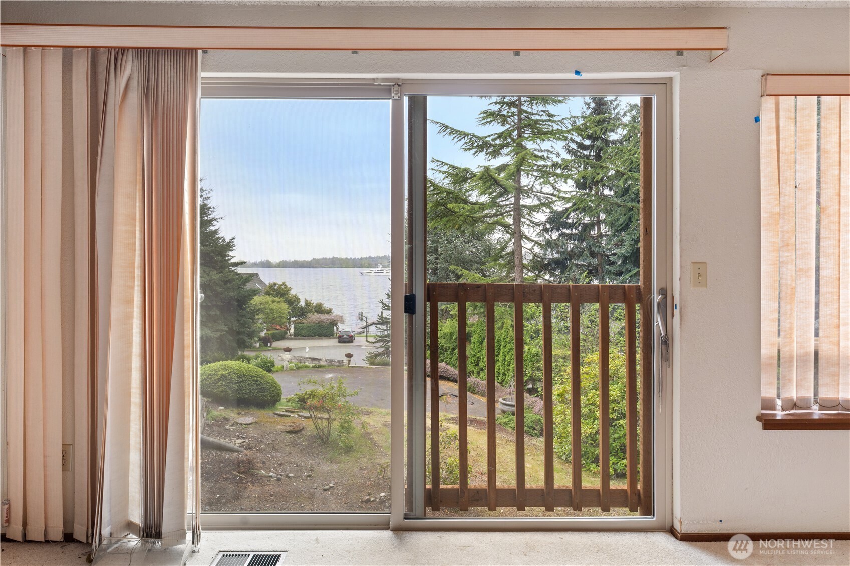 11150 Champagne Point Road NE, Kirkland, WA 98034