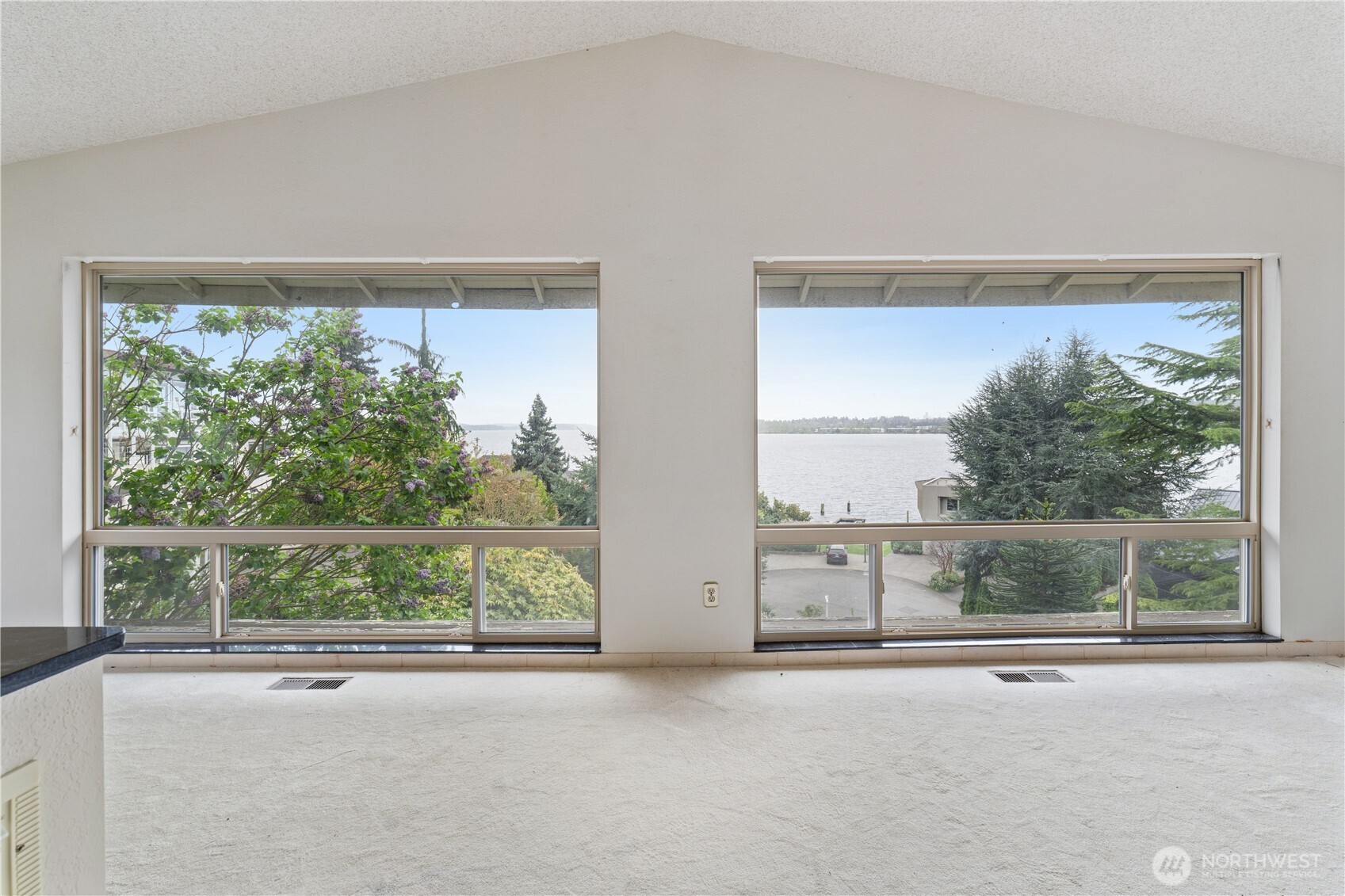 11150 Champagne Point Road NE, Kirkland, WA 98034