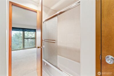 11150 Champagne Point Road NE, Kirkland, WA 98034 - Photo 29