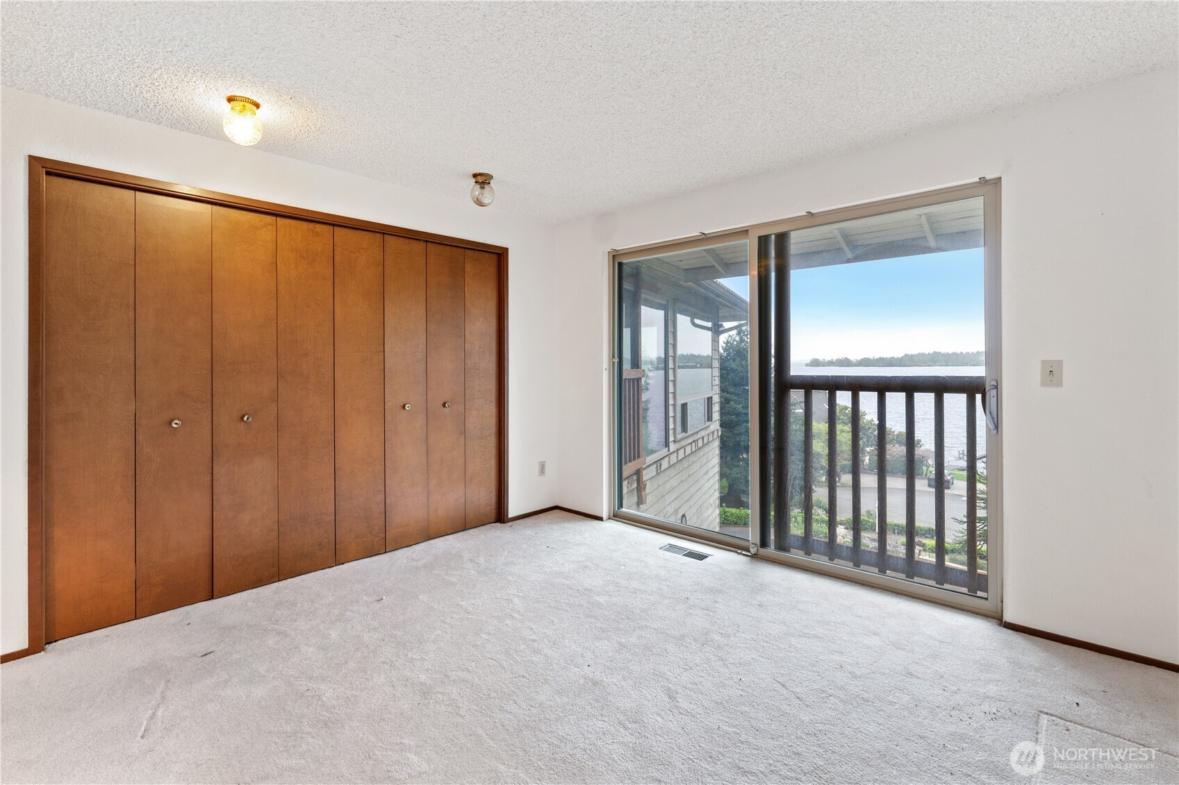 11150 Champagne Point Road NE, Kirkland, WA 98034
