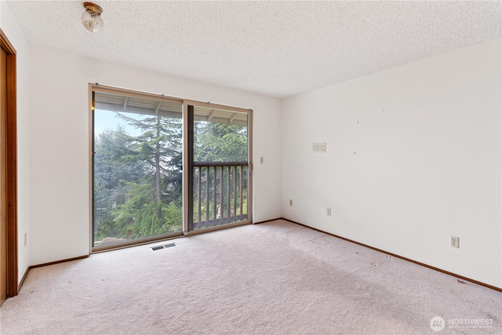 11150 Champagne Point Road NE, Kirkland, WA 98034