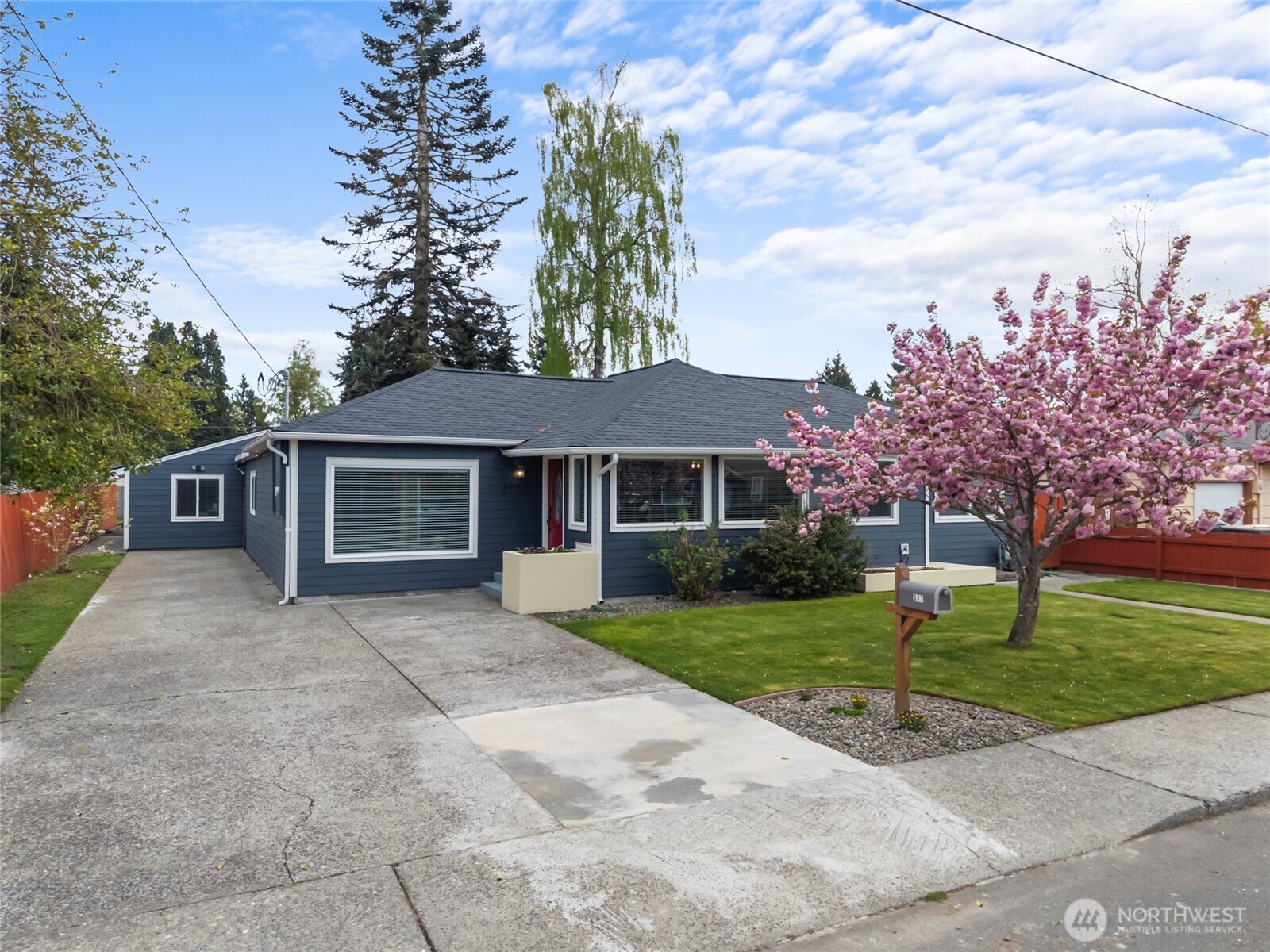 317 Laurelhurst Drive SE, Tumwater, WA 98501
