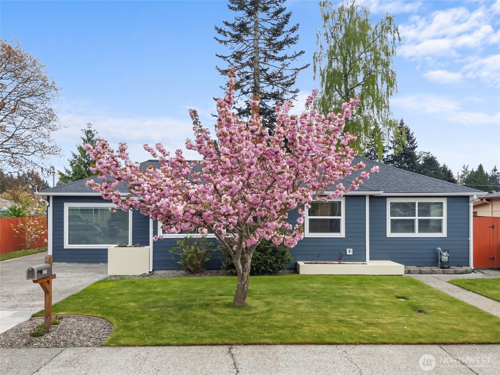 317 Laurelhurst Drive SE, Tumwater, WA 98501