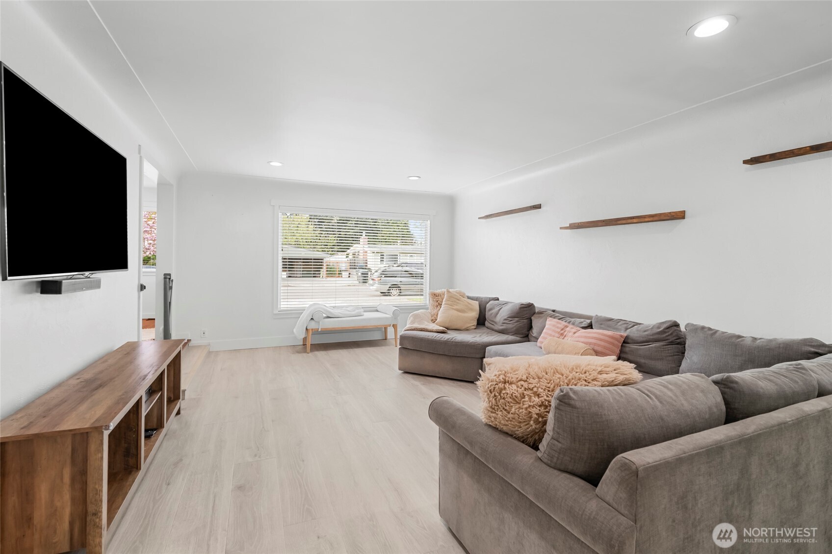 317 Laurelhurst Drive SE, Tumwater, WA 98501