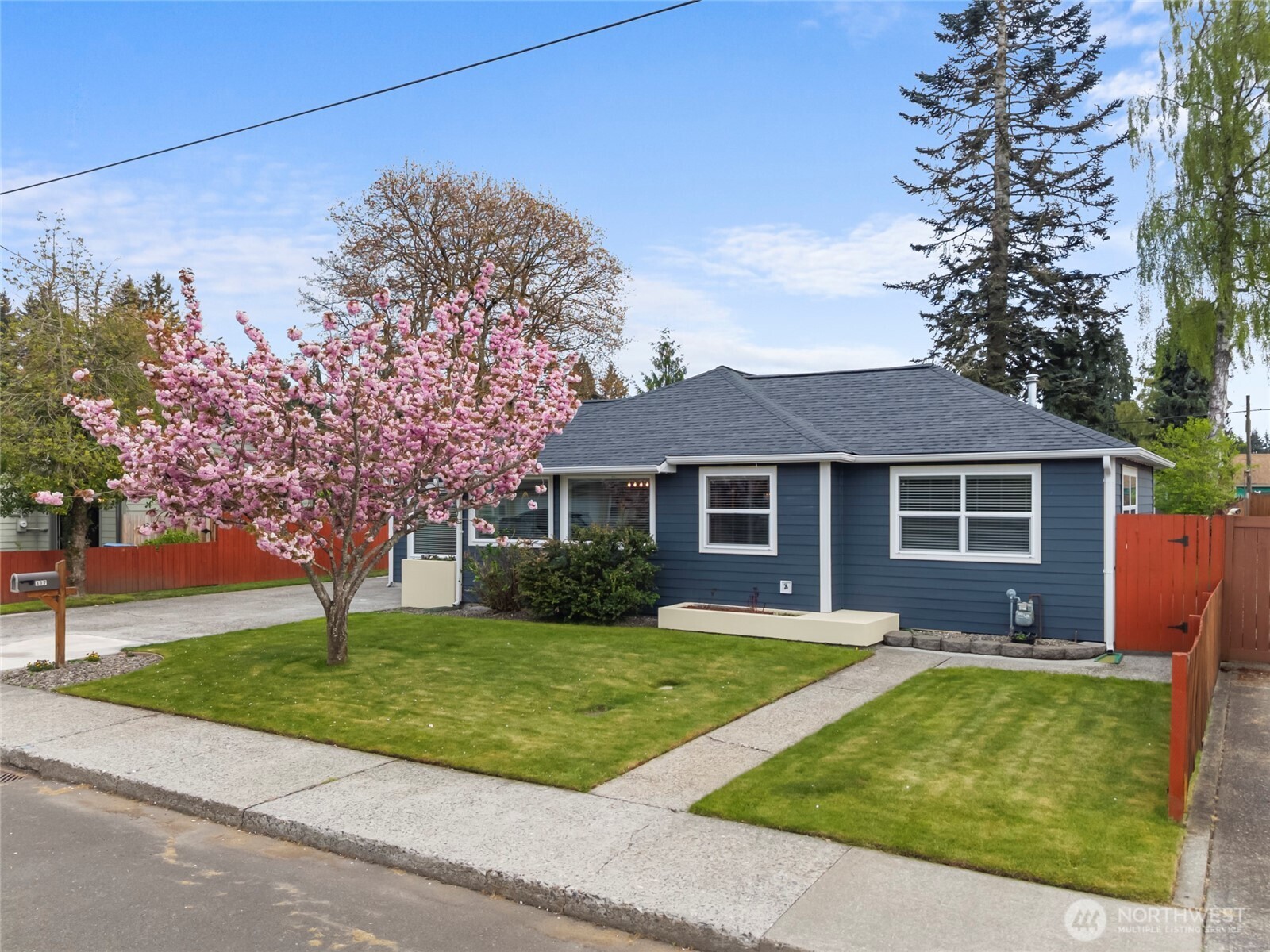 317 Laurelhurst Drive SE, Tumwater, WA 98501