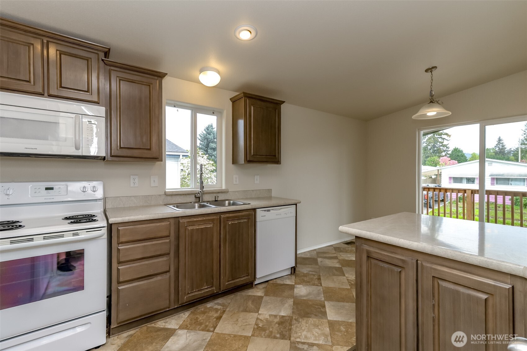 7104 141st Avenue E, Sumner, WA 98390