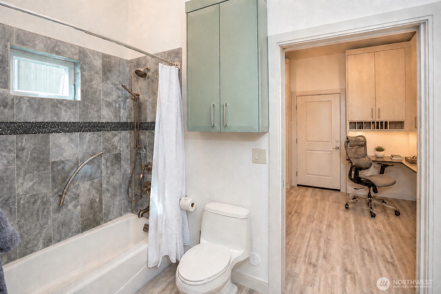 216 Huckleberry Hill Drive , Port Angeles, WA 98363
