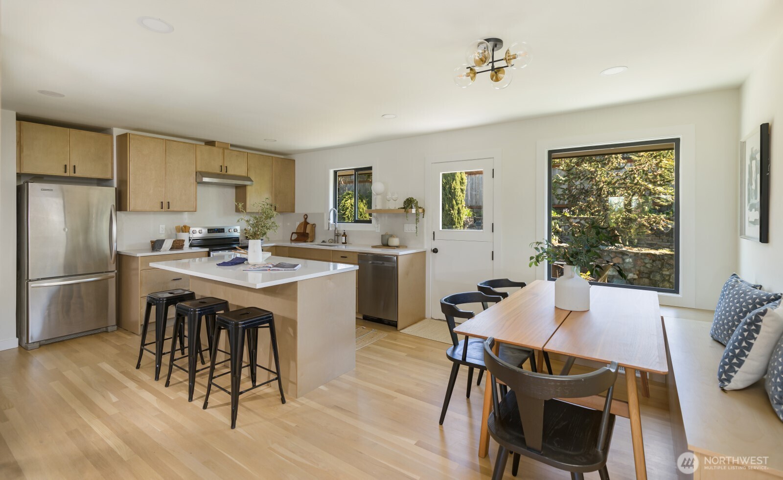 3430 39th Avenue W, Seattle, WA 98199