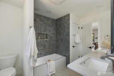 3430 39th Avenue W, Seattle, WA 98199 - Photo 21