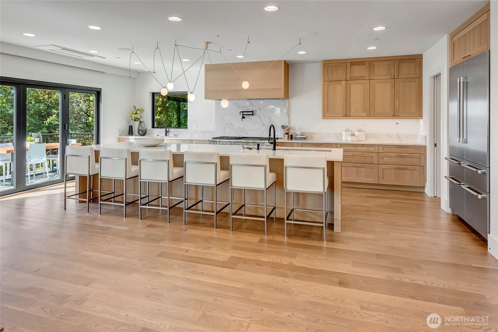 6950 SE Maker Street , Mercer Island, WA 98040