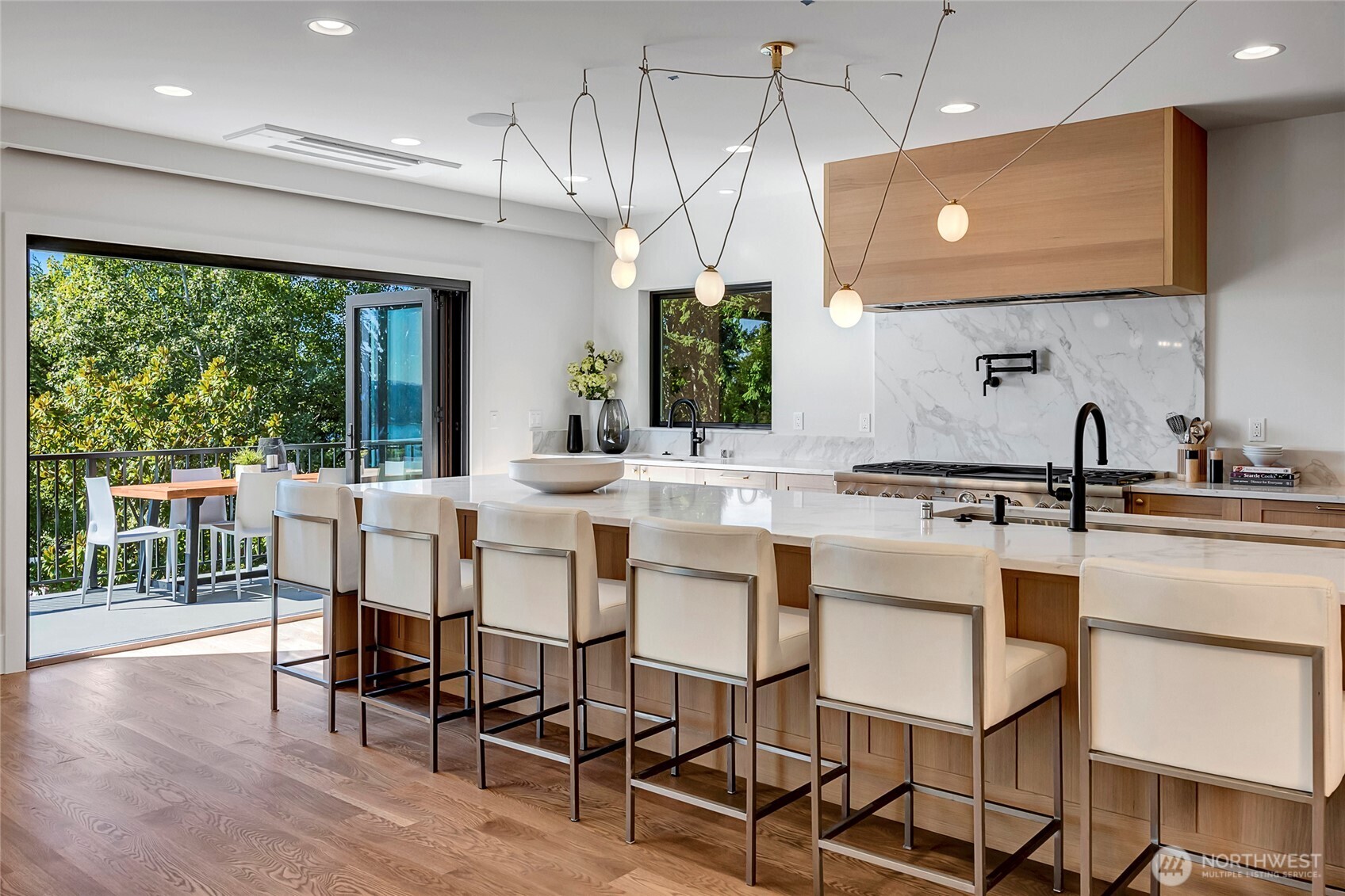6950 SE Maker Street , Mercer Island, WA 98040