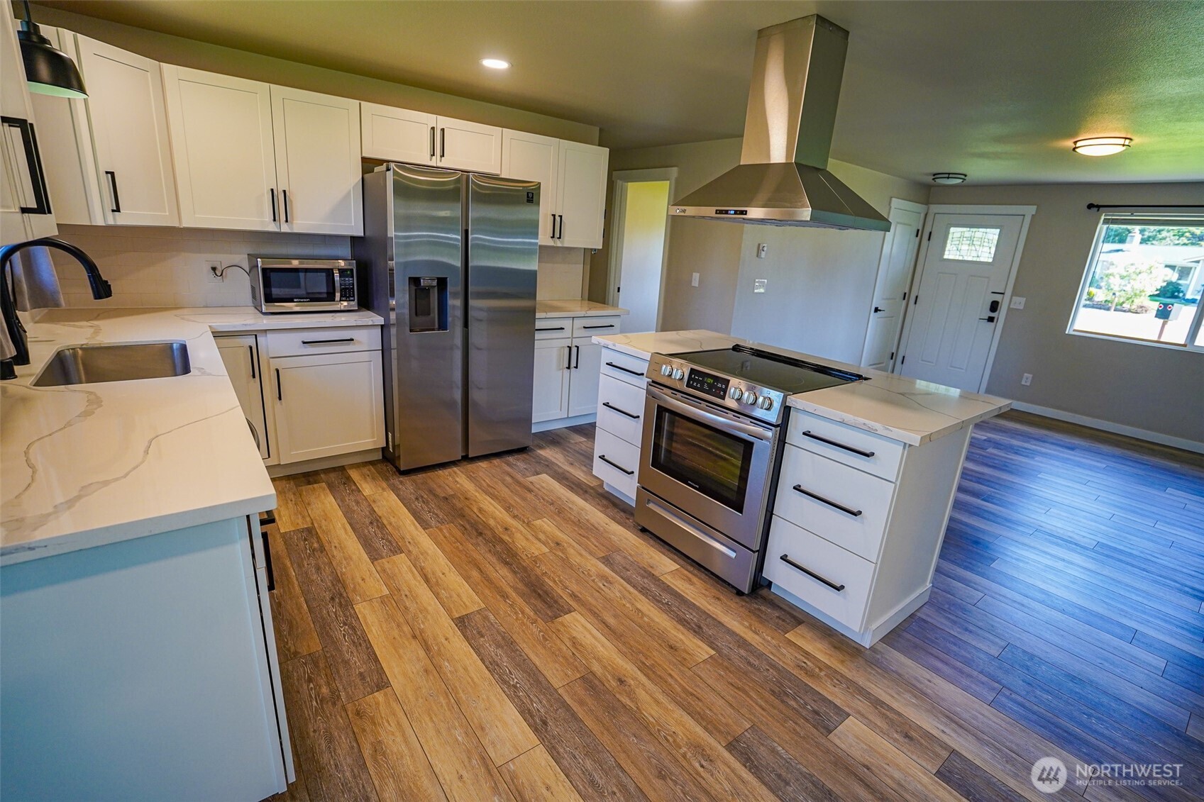 1930 SE Diamond Place , Port Orchard, WA 98366