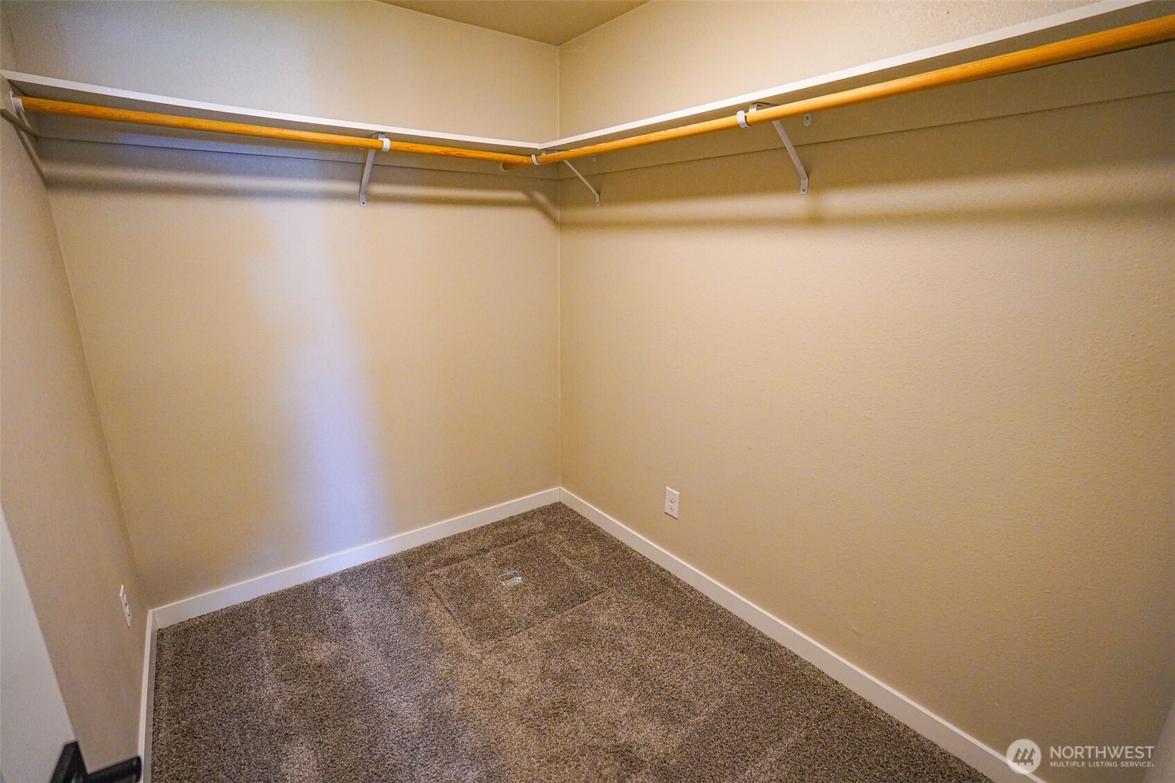 1930 SE Diamond Place , Port Orchard, WA 98366
