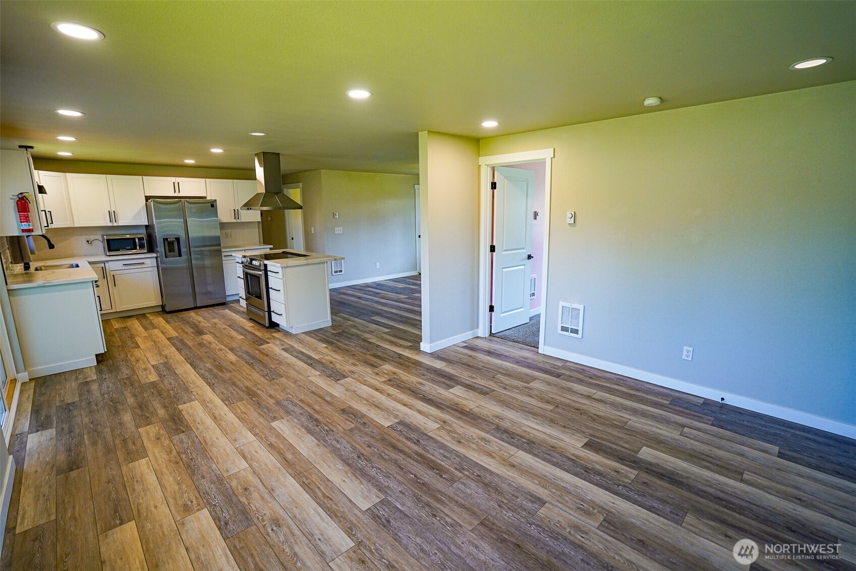 1930 SE Diamond Place , Port Orchard, WA 98366