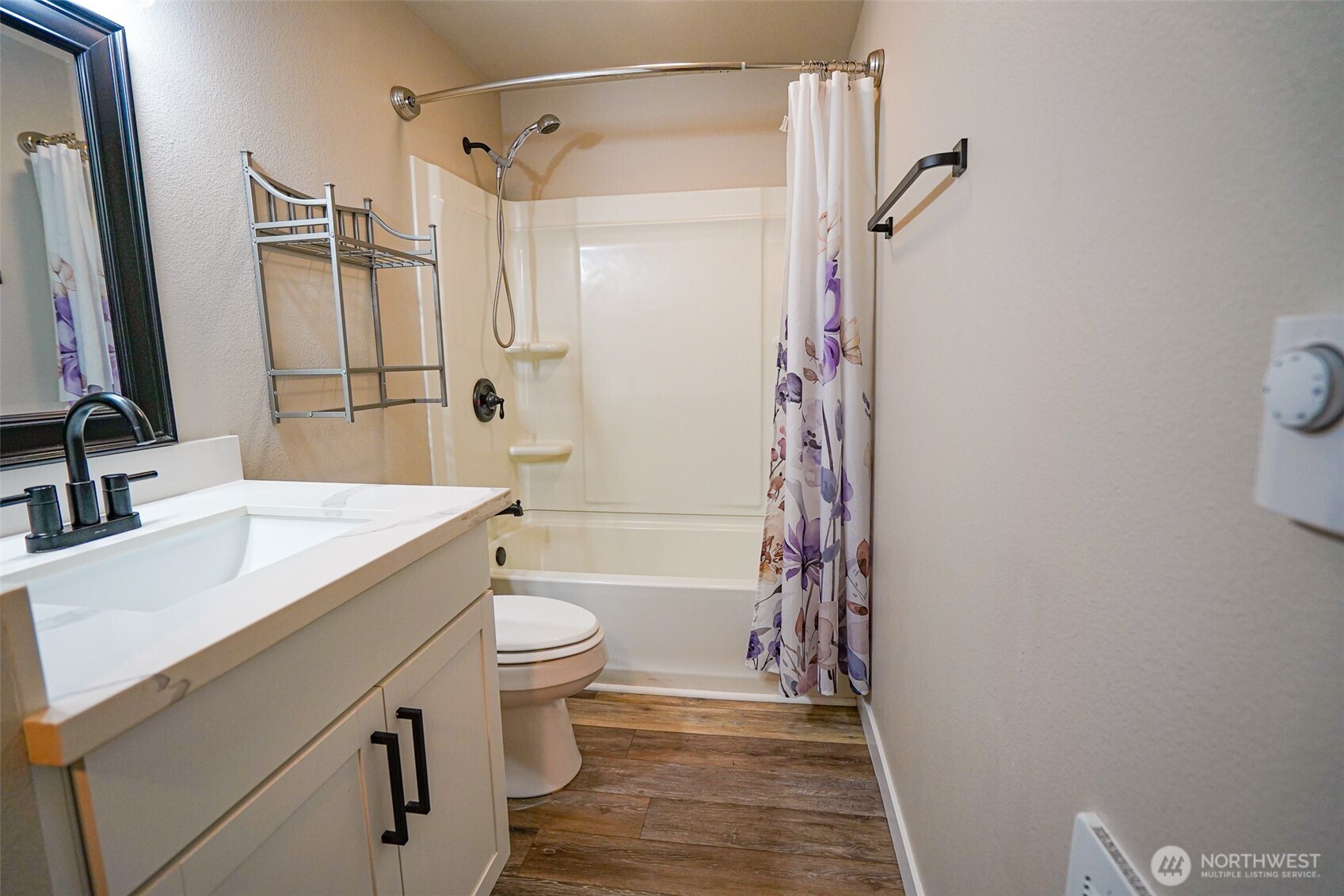 1930 SE Diamond Place , Port Orchard, WA 98366