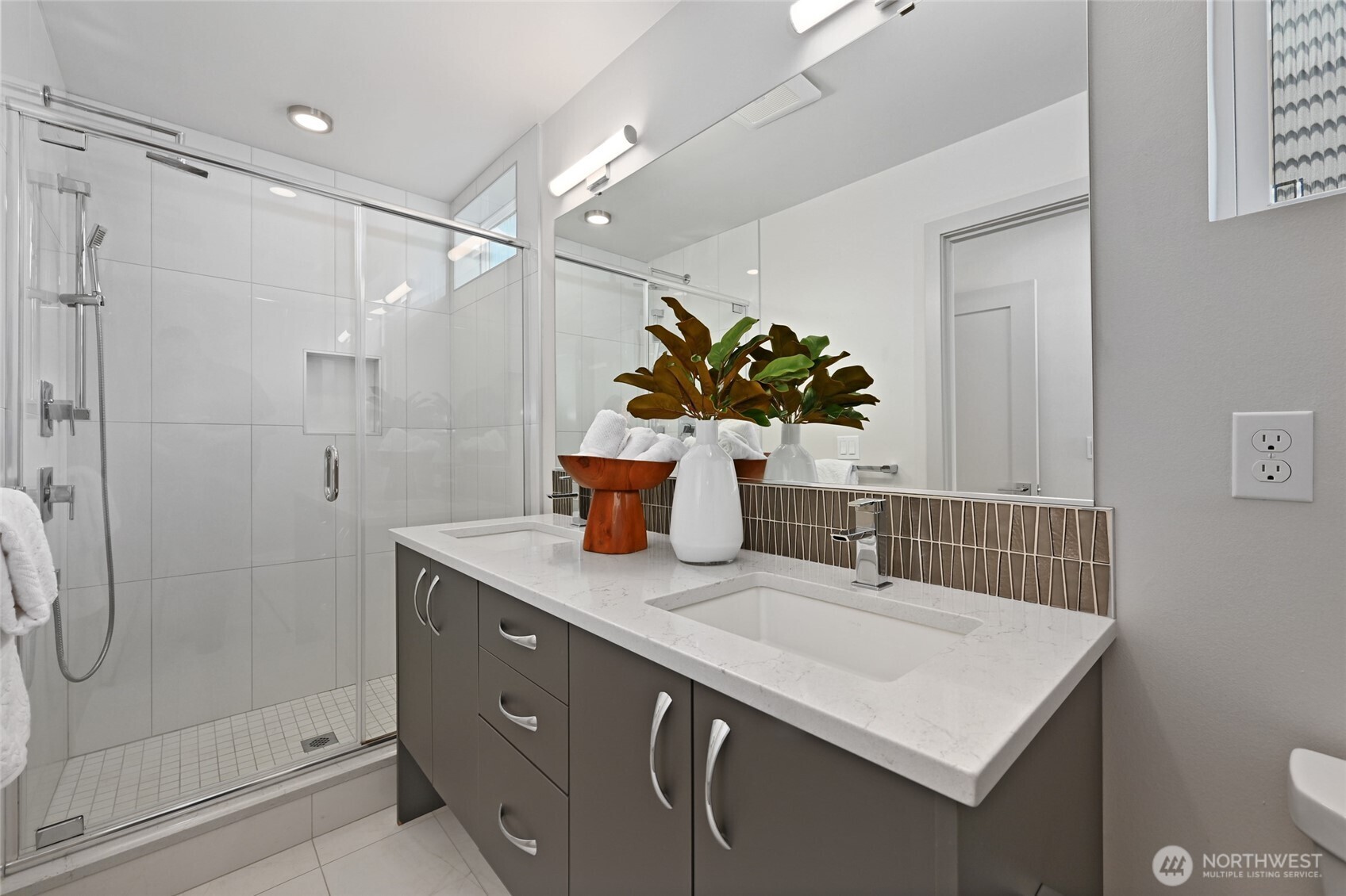 5044 A Sand Point Place NE , Seattle, WA 98105