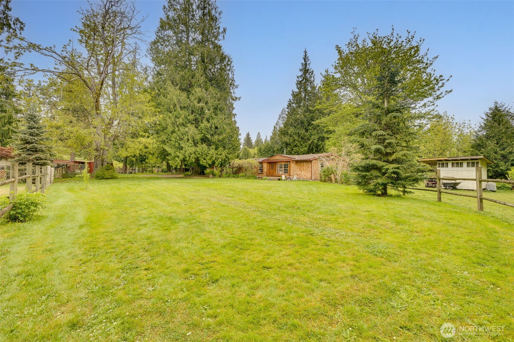 472 Iris Lane , Camano Island, WA 98282